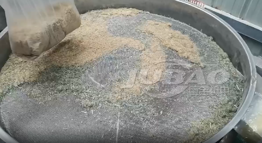 山西客戶訂購振動(dòng)篩現(xiàn)場實(shí)拍
